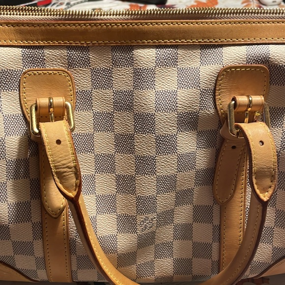 Speedy white LV.purse - Picture 3 of 7